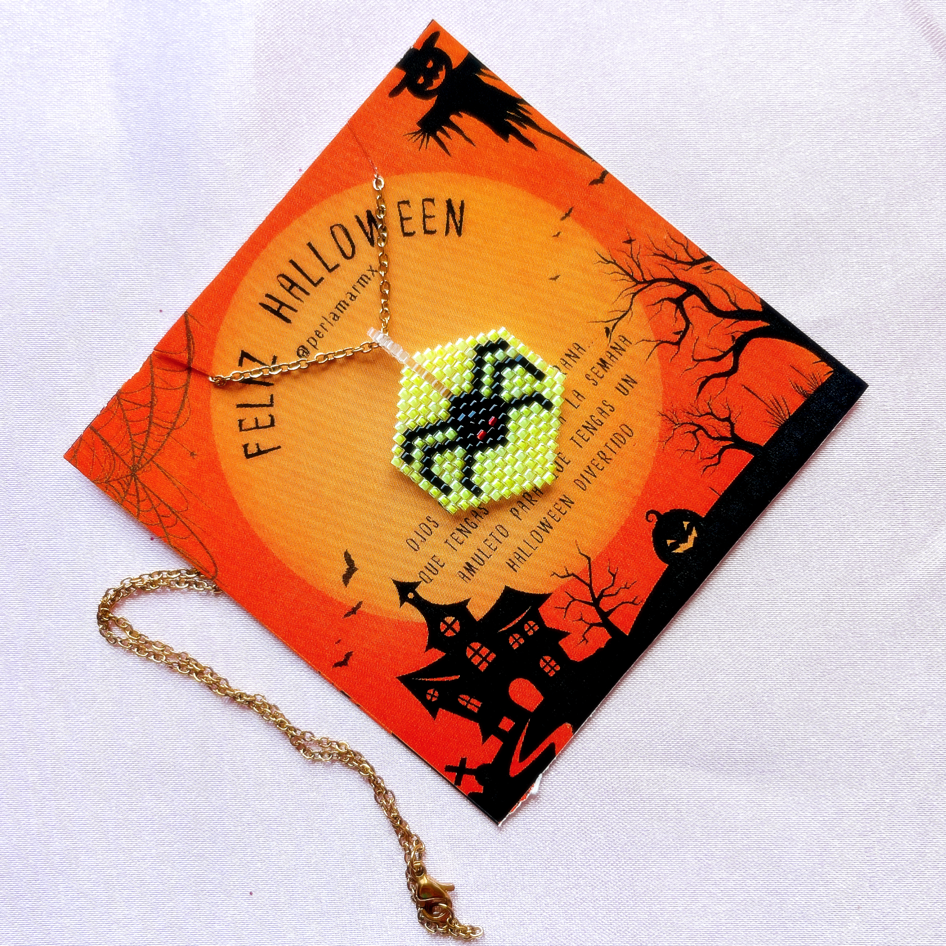 Collar araña hexágono