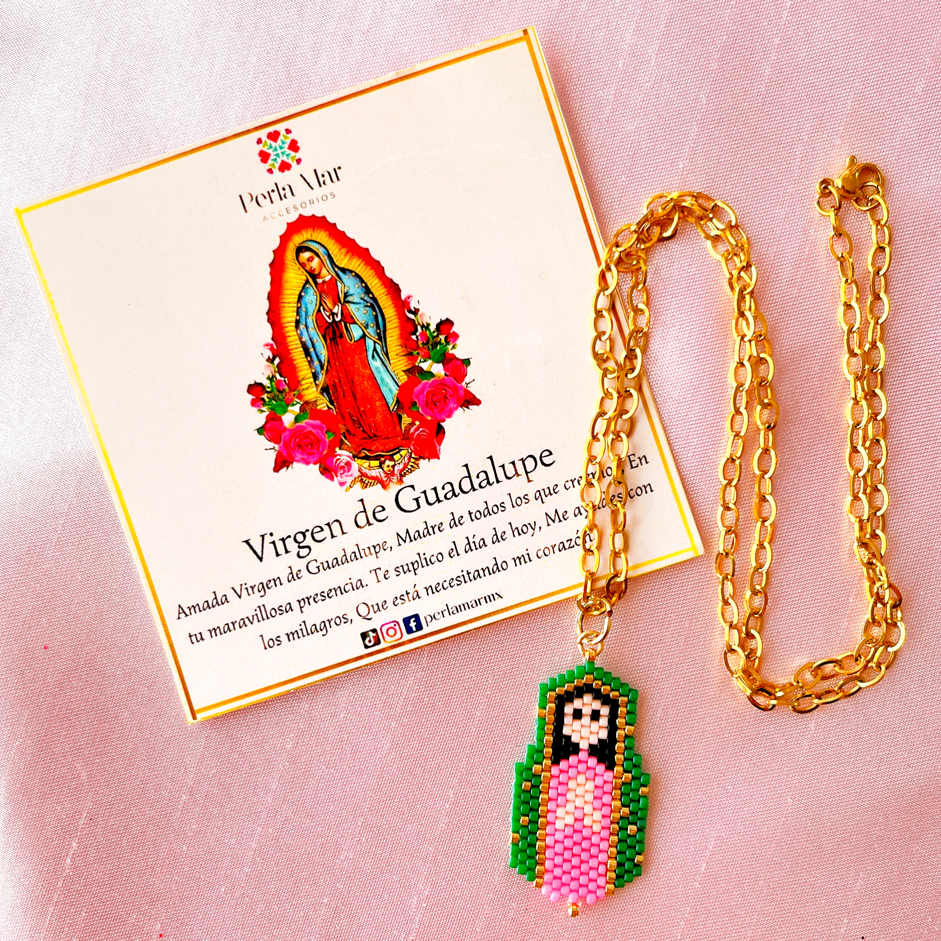 Virgen de Guadalupe rezando