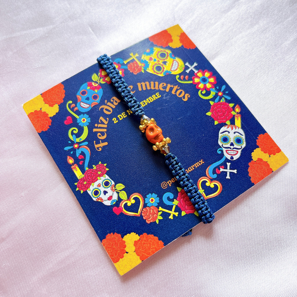 Pulsera calavera mini tejida