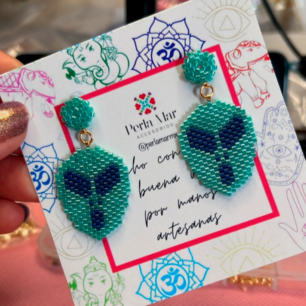 Aretes Momo DanDaDan