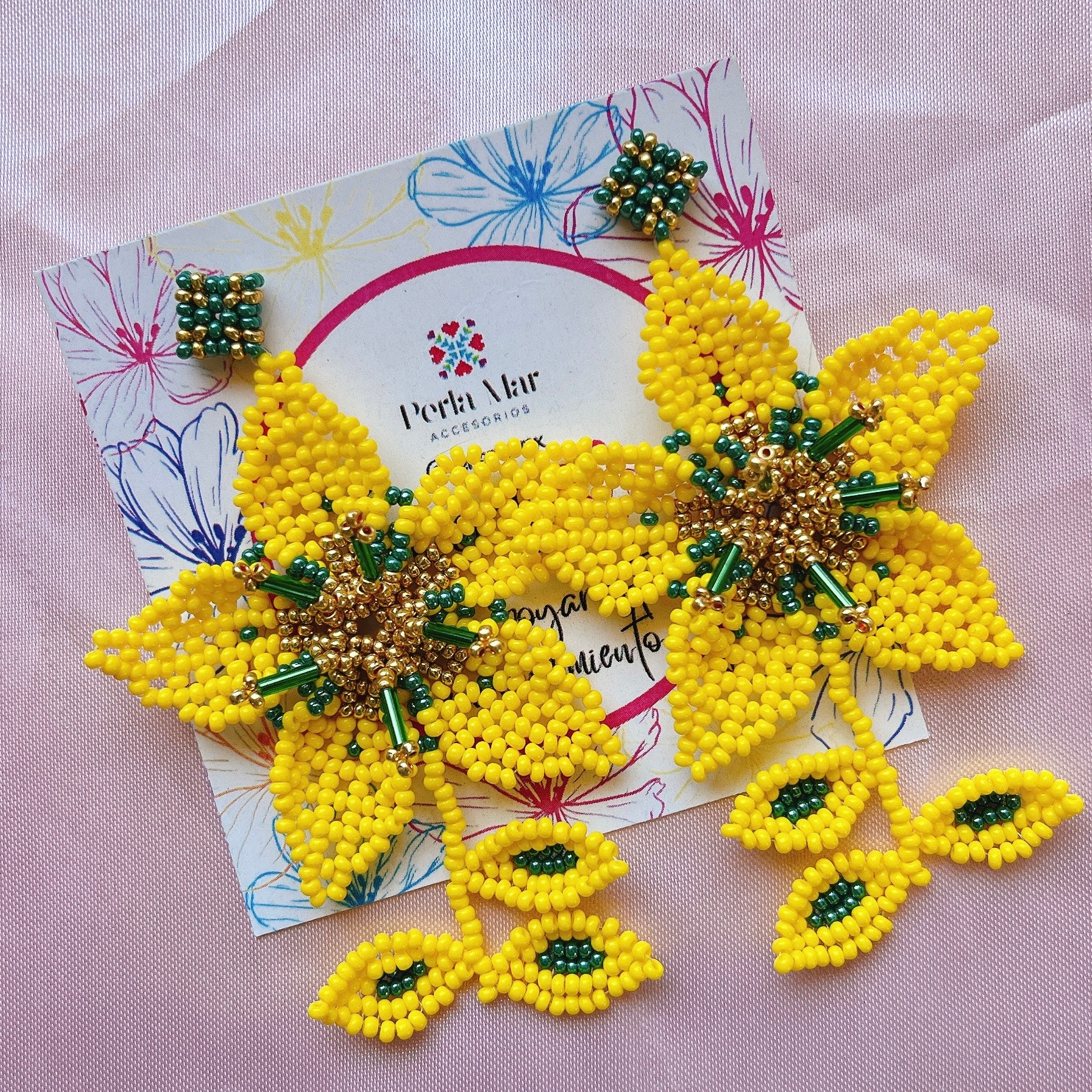 Maxi aretes flor chaquira